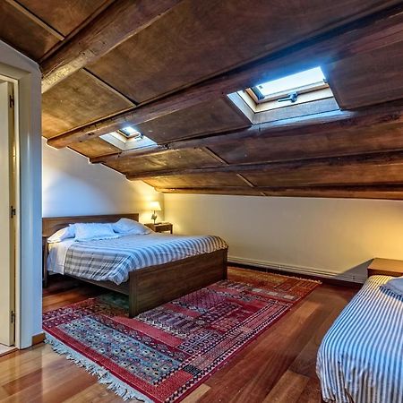 Apartamento Con Encanto En Badalona Luaran gambar