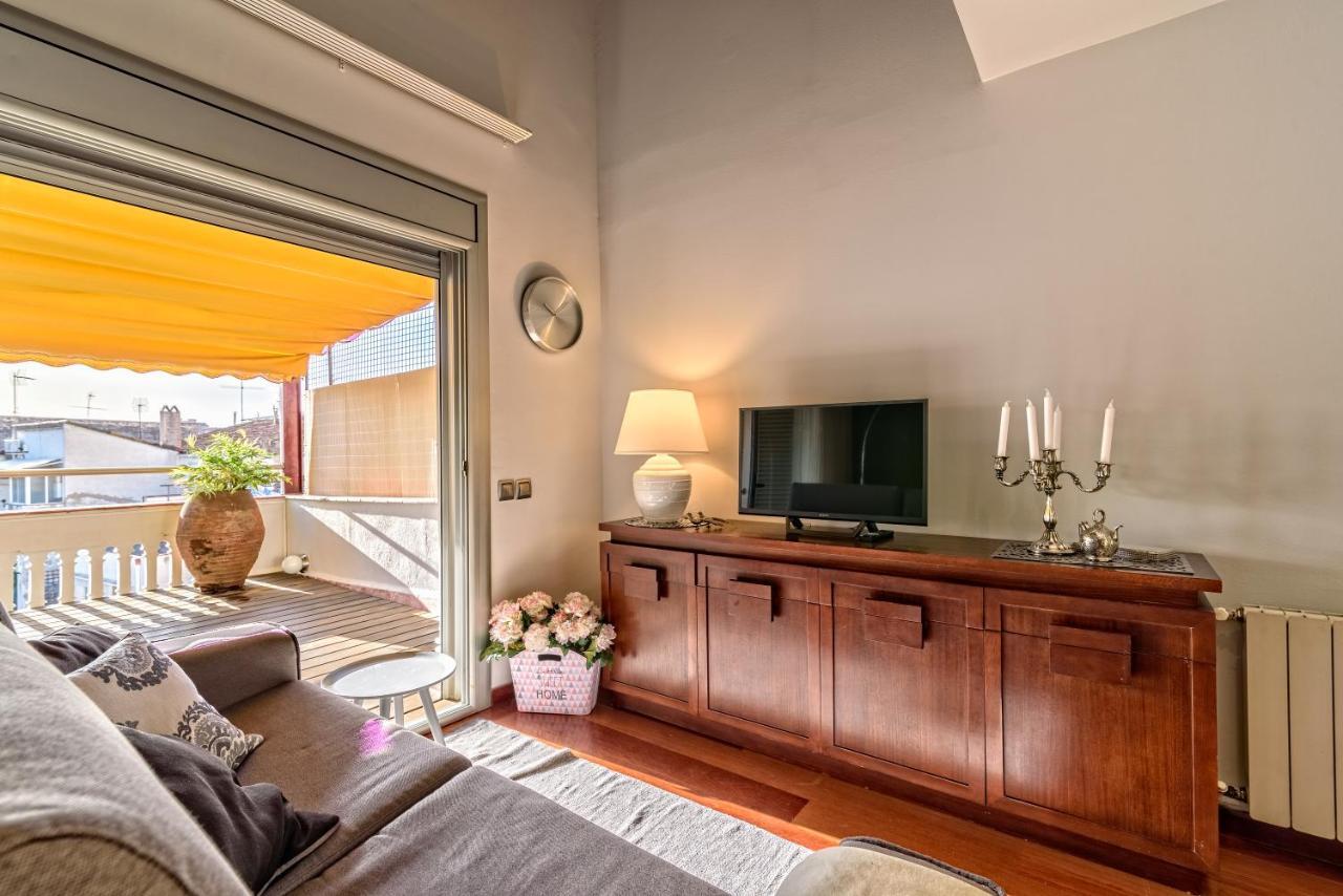 Apartamento Con Encanto En Badalona Luaran gambar