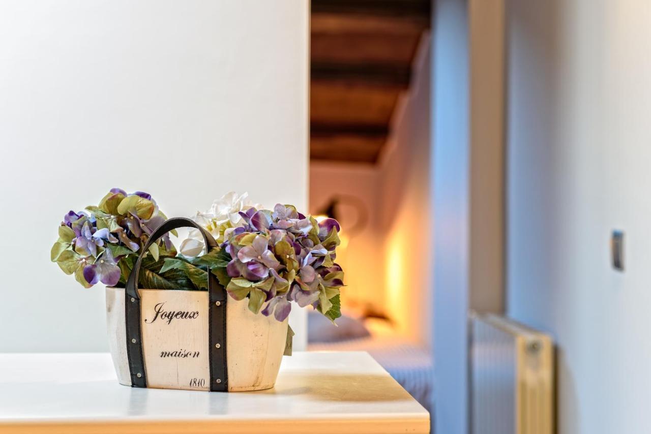 Apartamento Con Encanto En Badalona Luaran gambar