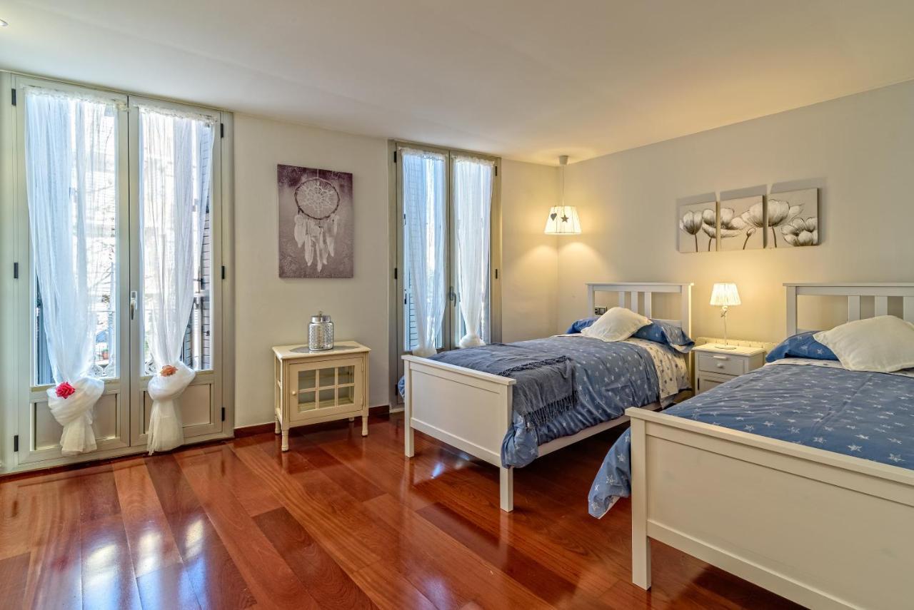 Apartamento Con Encanto En Badalona Luaran gambar